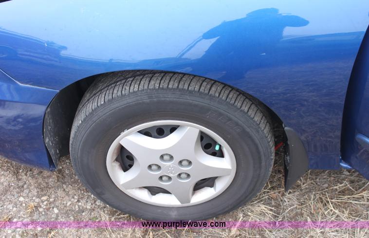 image for item 3252 2004 Chevrolet Cavalier