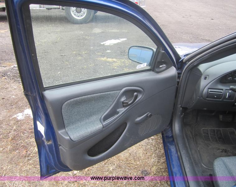 image for item 3253 2004 Chevrolet Cavalier