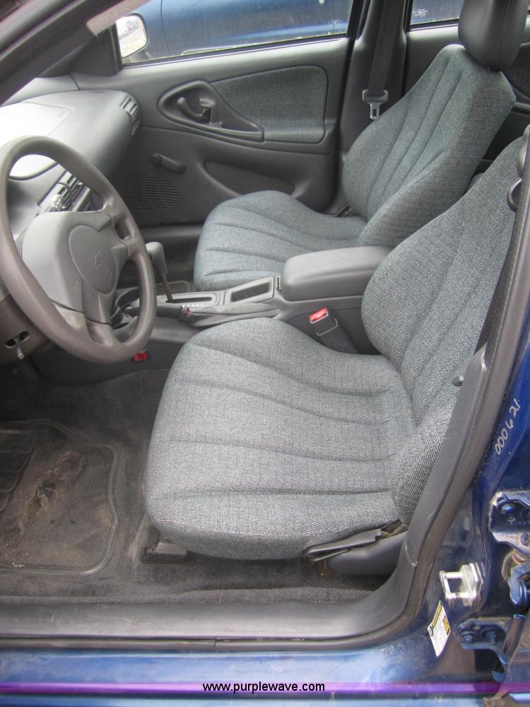 image for item 3253 2004 Chevrolet Cavalier