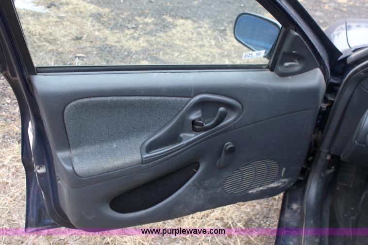 image for item 3254 2002 Chevrolet Cavalier