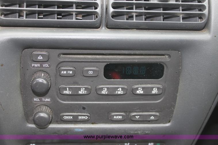 image for item 3254 2002 Chevrolet Cavalier