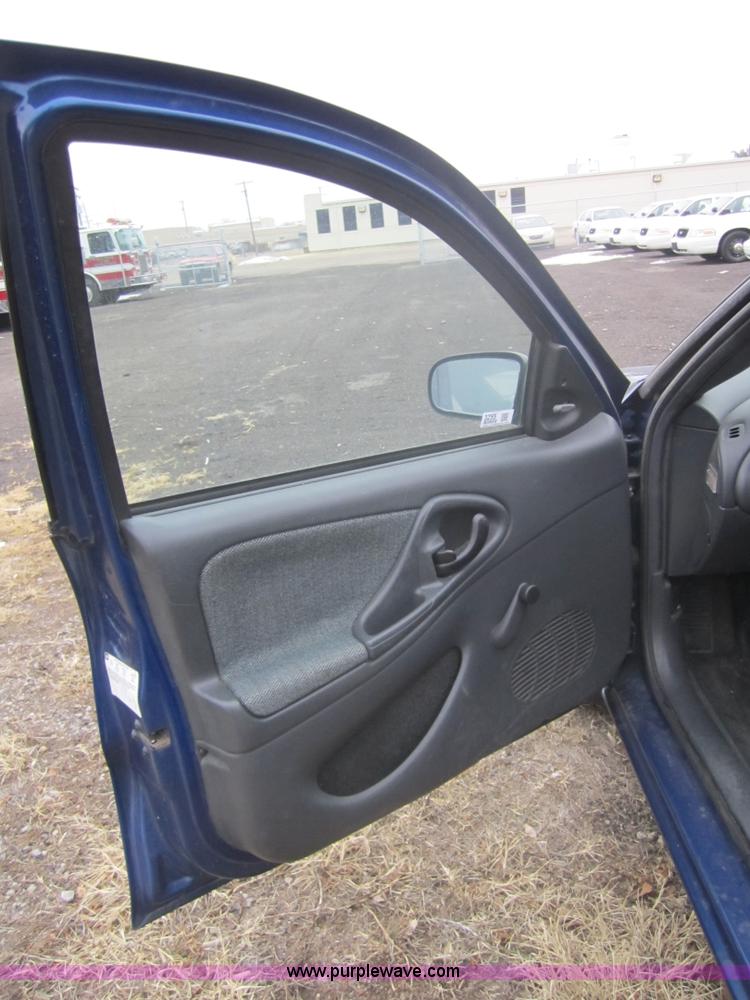 image for item 3255 2004 Chevrolet Cavalier