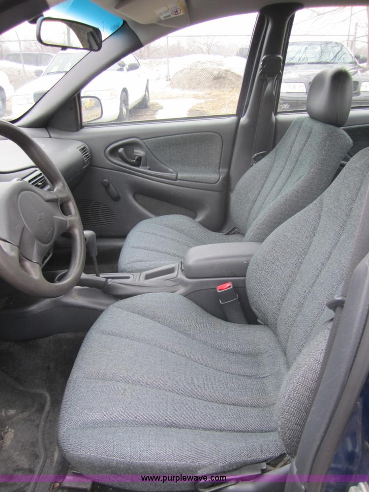 image for item 3255 2004 Chevrolet Cavalier