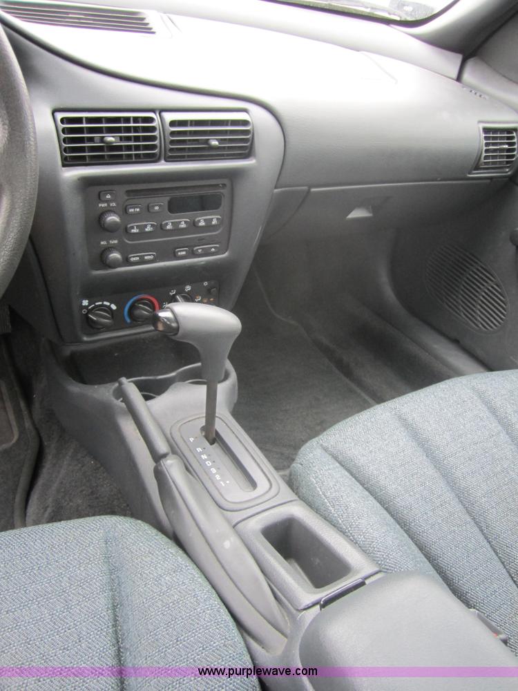 image for item 3255 2004 Chevrolet Cavalier