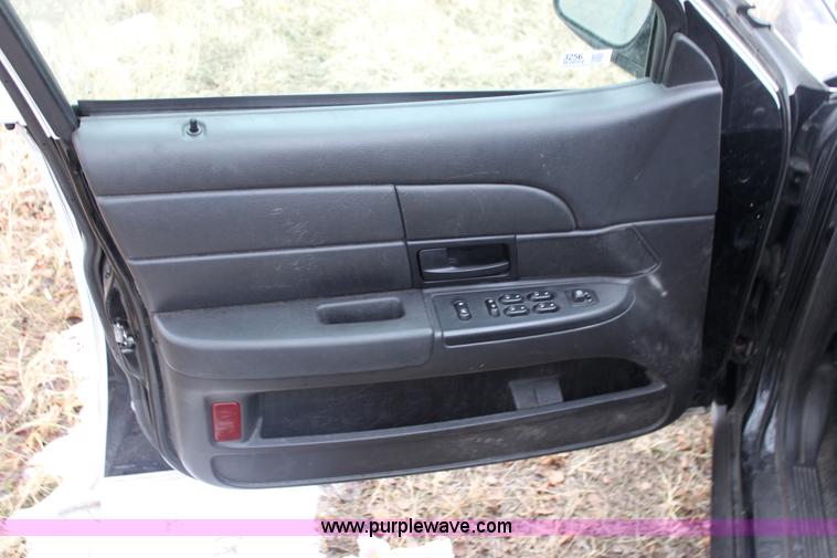 image for item 3256 2008 Ford Crown Victoria Police Interceptor