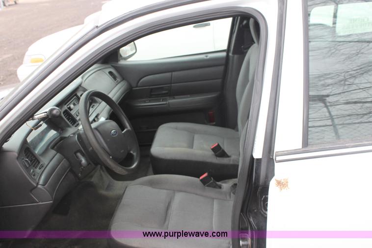 image for item 3256 2008 Ford Crown Victoria Police Interceptor