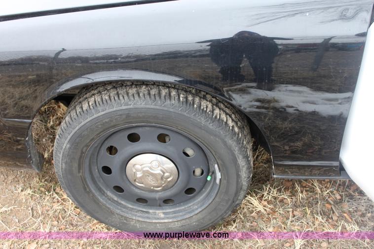 image for item 3256 2008 Ford Crown Victoria Police Interceptor