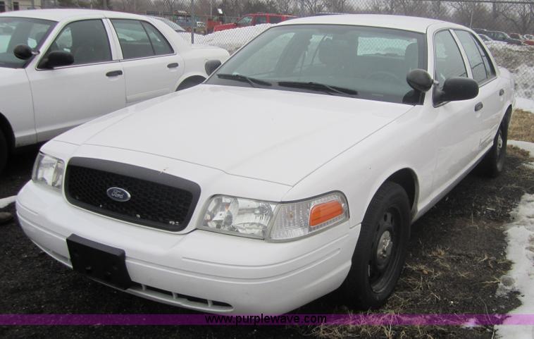 image for item 3257 2006 Ford Crown Victoria Police Interceptor