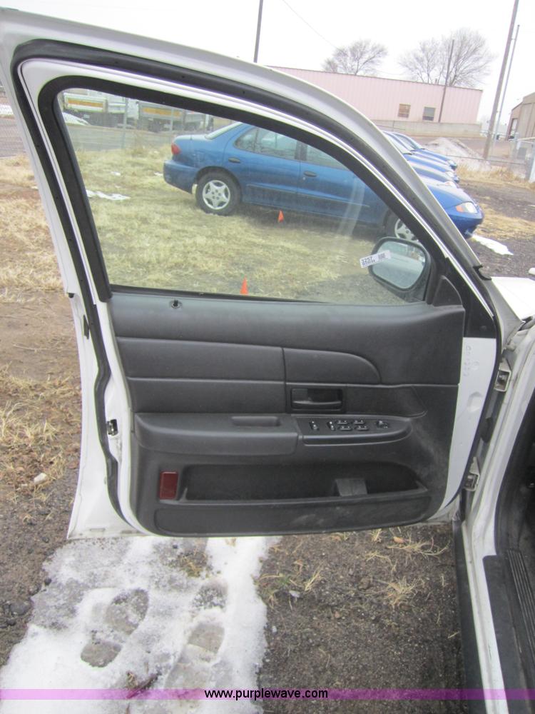 image for item 3257 2006 Ford Crown Victoria Police Interceptor