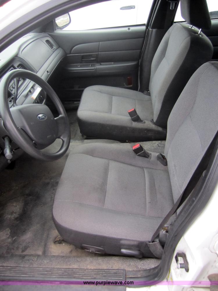 image for item 3257 2006 Ford Crown Victoria Police Interceptor