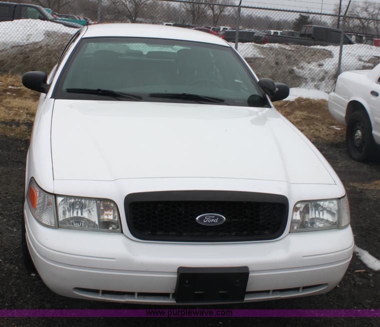 image for item 3258 2006 Ford Crown Victoria Police Interceptor