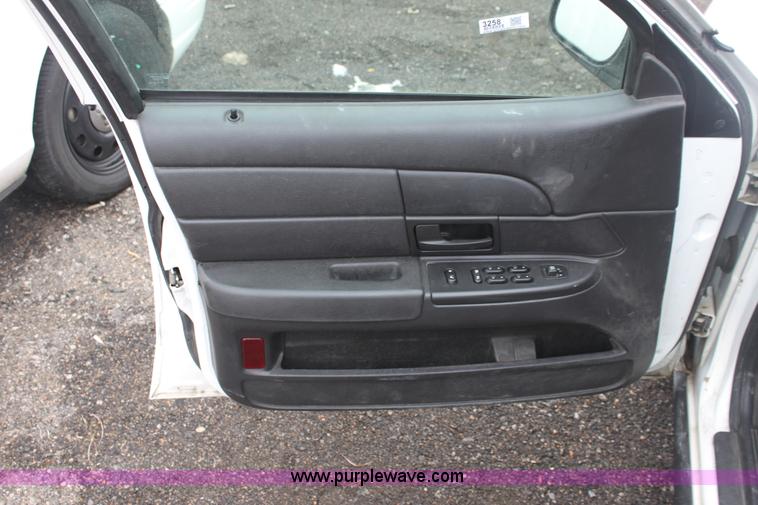 image for item 3258 2006 Ford Crown Victoria Police Interceptor