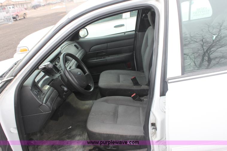 image for item 3258 2006 Ford Crown Victoria Police Interceptor