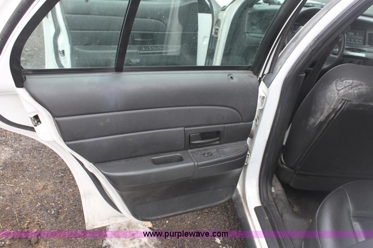 image for item 3258 2006 Ford Crown Victoria Police Interceptor