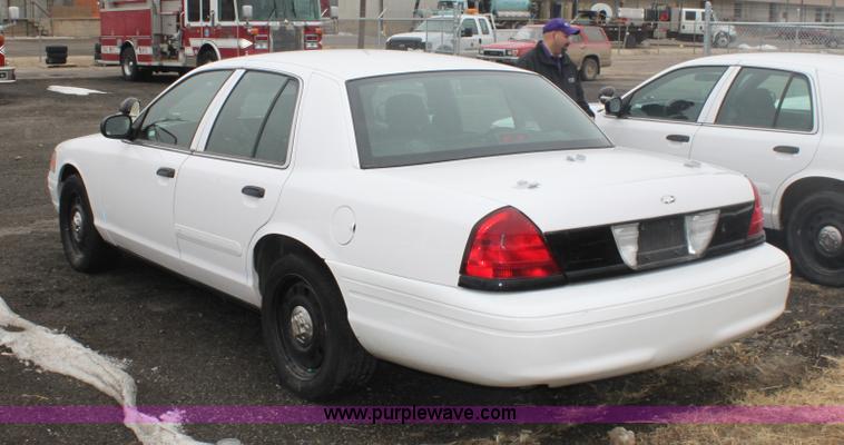 image for item 3259 2006 Ford Crown Victoria Police Interceptor