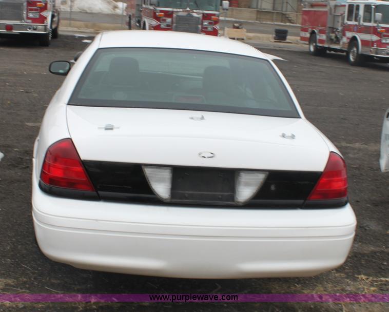 image for item 3259 2006 Ford Crown Victoria Police Interceptor