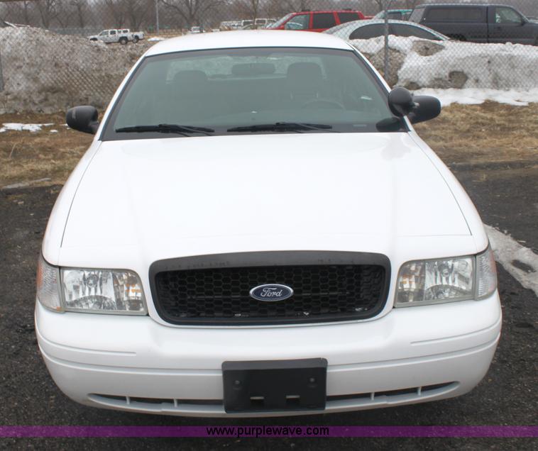 image for item 3259 2006 Ford Crown Victoria Police Interceptor