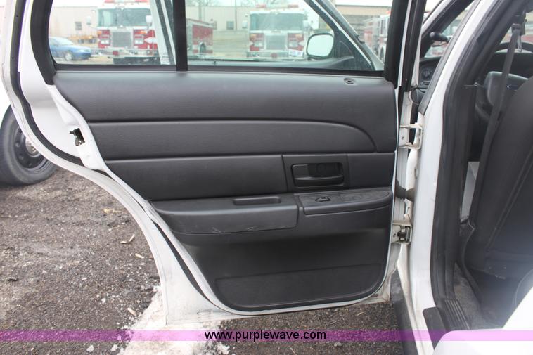 image for item 3259 2006 Ford Crown Victoria Police Interceptor