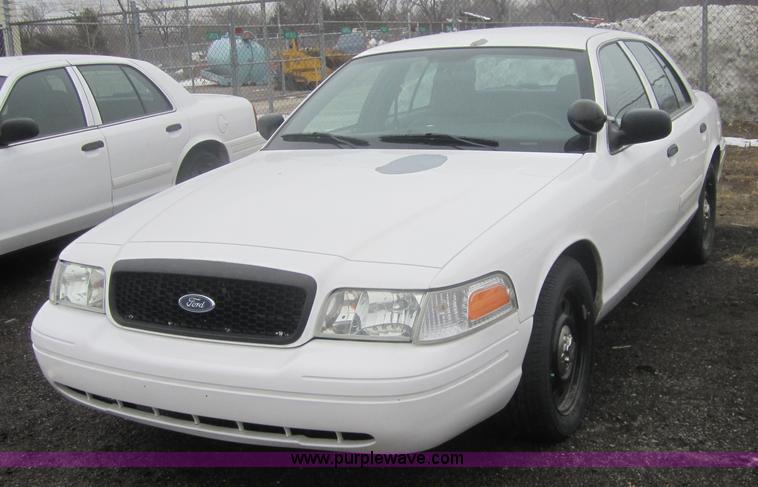 image for item 3260 2006 Ford Crown Victoria Police Interceptor