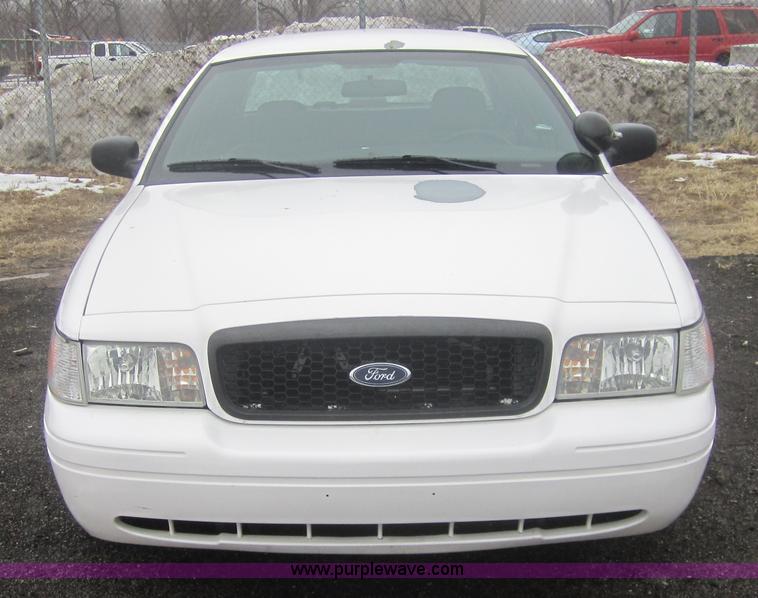 image for item 3260 2006 Ford Crown Victoria Police Interceptor