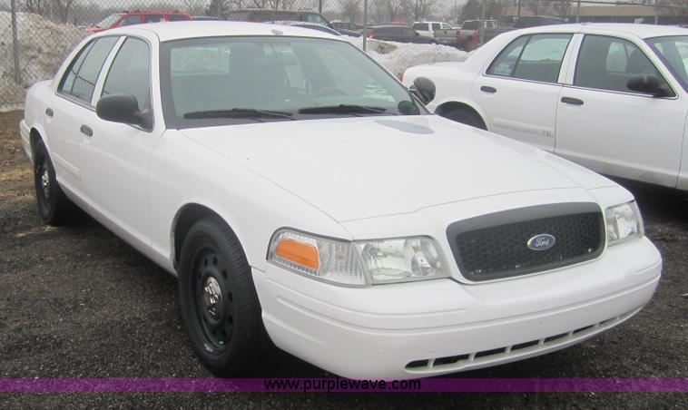 image for item 3260 2006 Ford Crown Victoria Police Interceptor