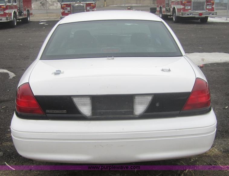 image for item 3260 2006 Ford Crown Victoria Police Interceptor