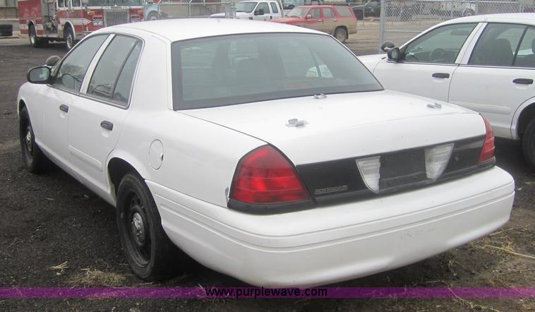 image for item 3260 2006 Ford Crown Victoria Police Interceptor