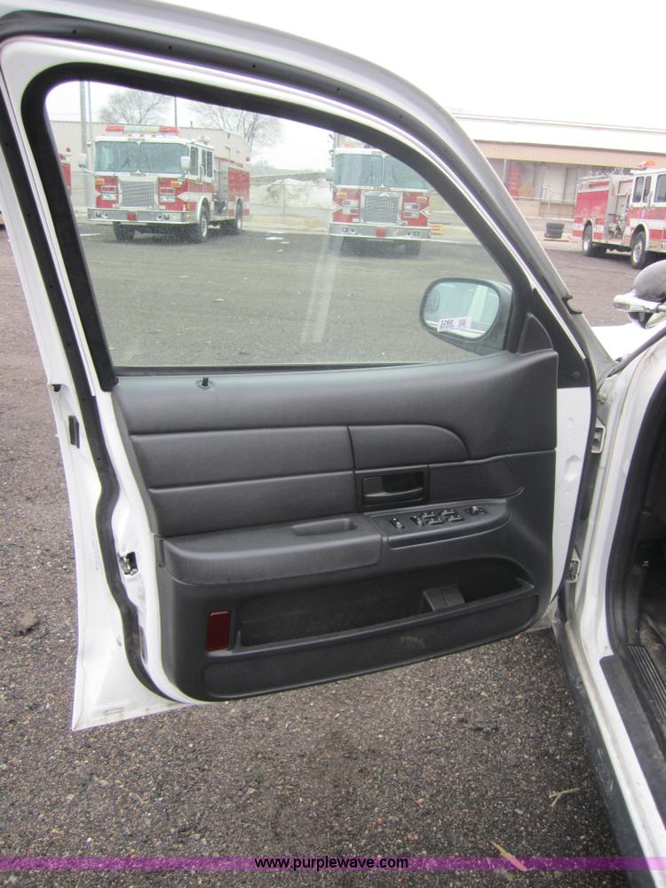 image for item 3260 2006 Ford Crown Victoria Police Interceptor