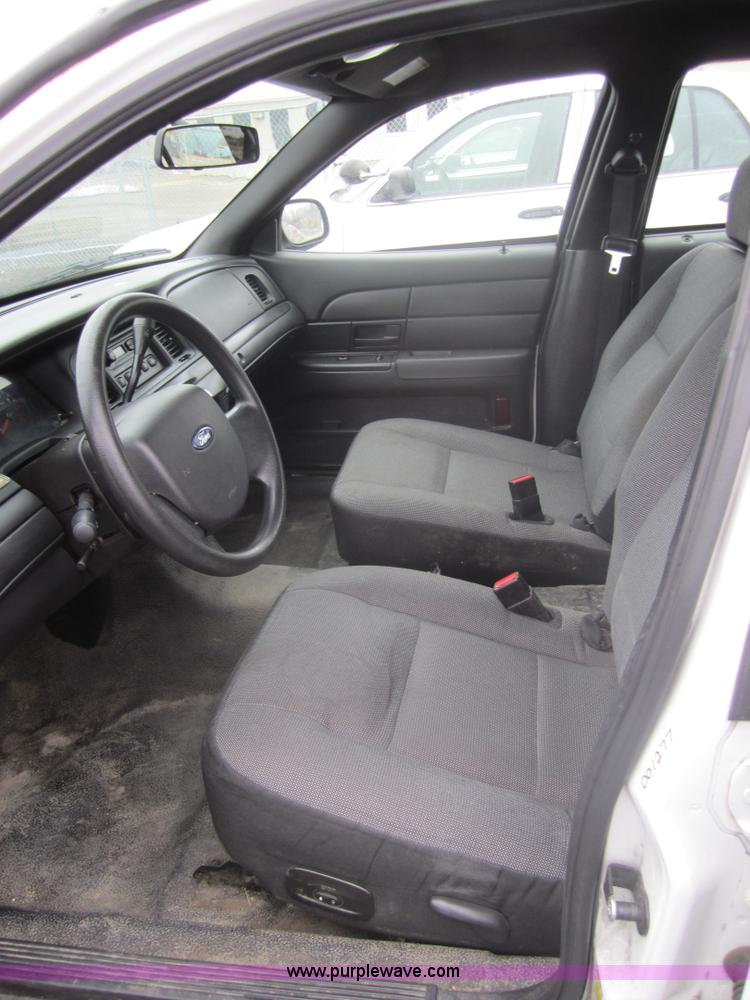 image for item 3260 2006 Ford Crown Victoria Police Interceptor