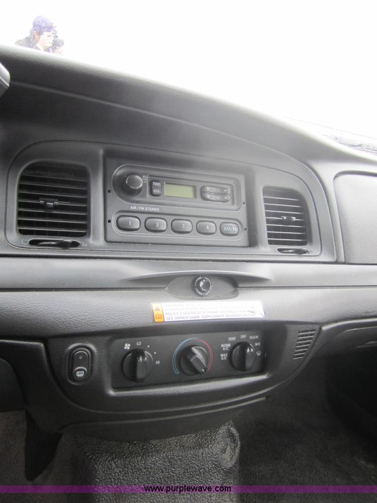 image for item 3260 2006 Ford Crown Victoria Police Interceptor