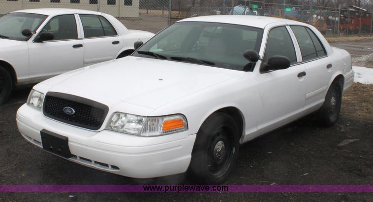 image for item 3261 2006 Ford Crown Victoria Police Interceptor
