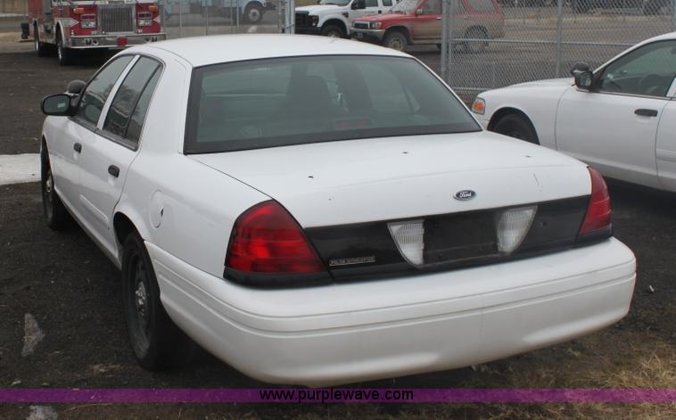 image for item 3261 2006 Ford Crown Victoria Police Interceptor