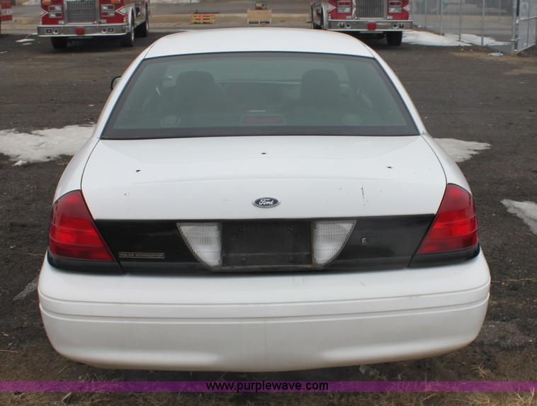 image for item 3261 2006 Ford Crown Victoria Police Interceptor