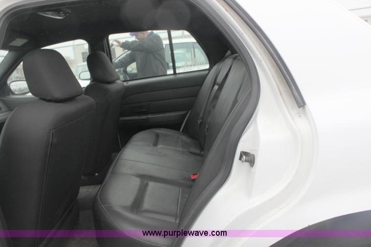 image for item 3261 2006 Ford Crown Victoria Police Interceptor