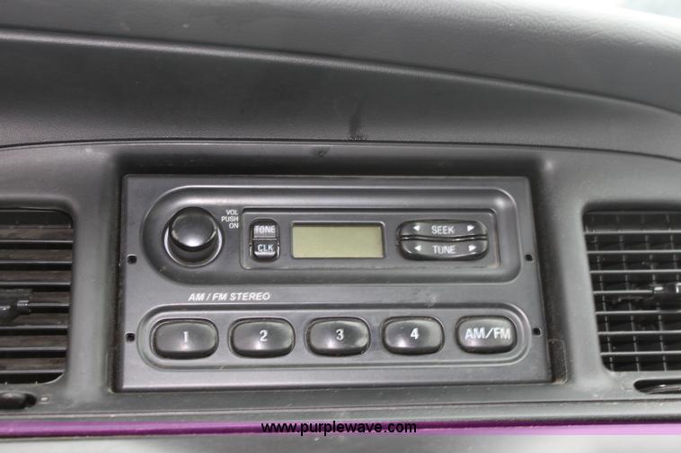 image for item 3261 2006 Ford Crown Victoria Police Interceptor