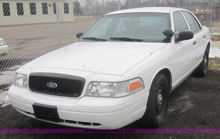 image for item 3262 2006 Ford Crown Victoria Police Interceptor