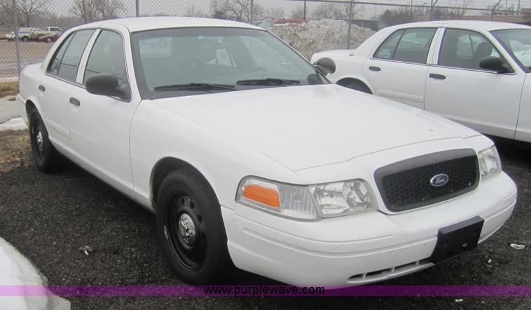 image for item 3262 2006 Ford Crown Victoria Police Interceptor
