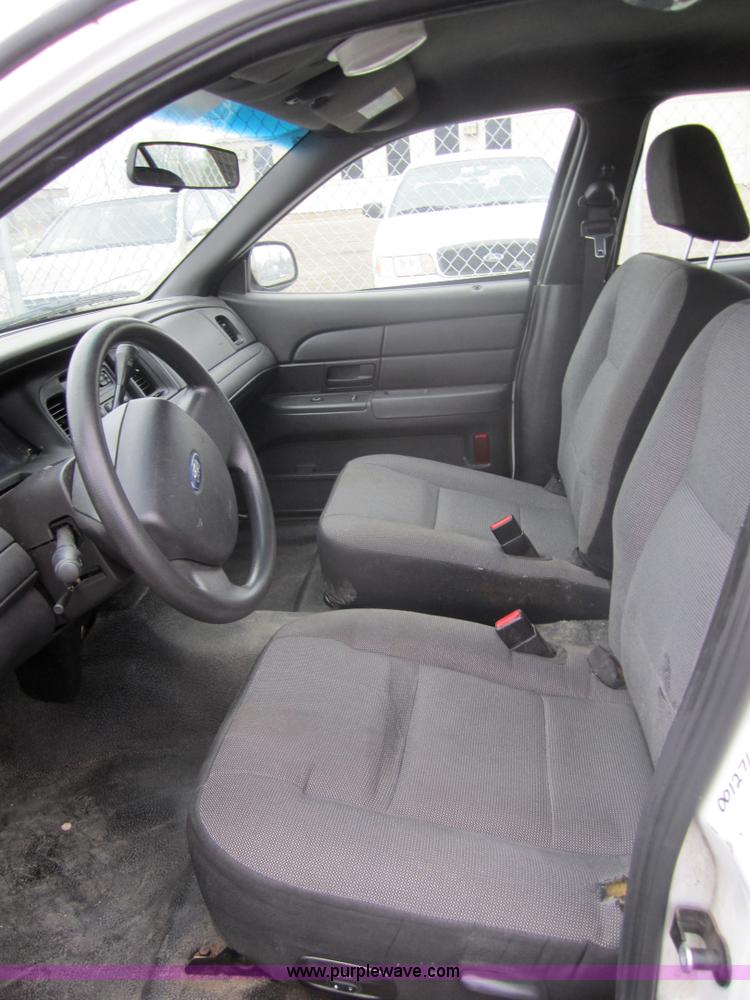 image for item 3262 2006 Ford Crown Victoria Police Interceptor