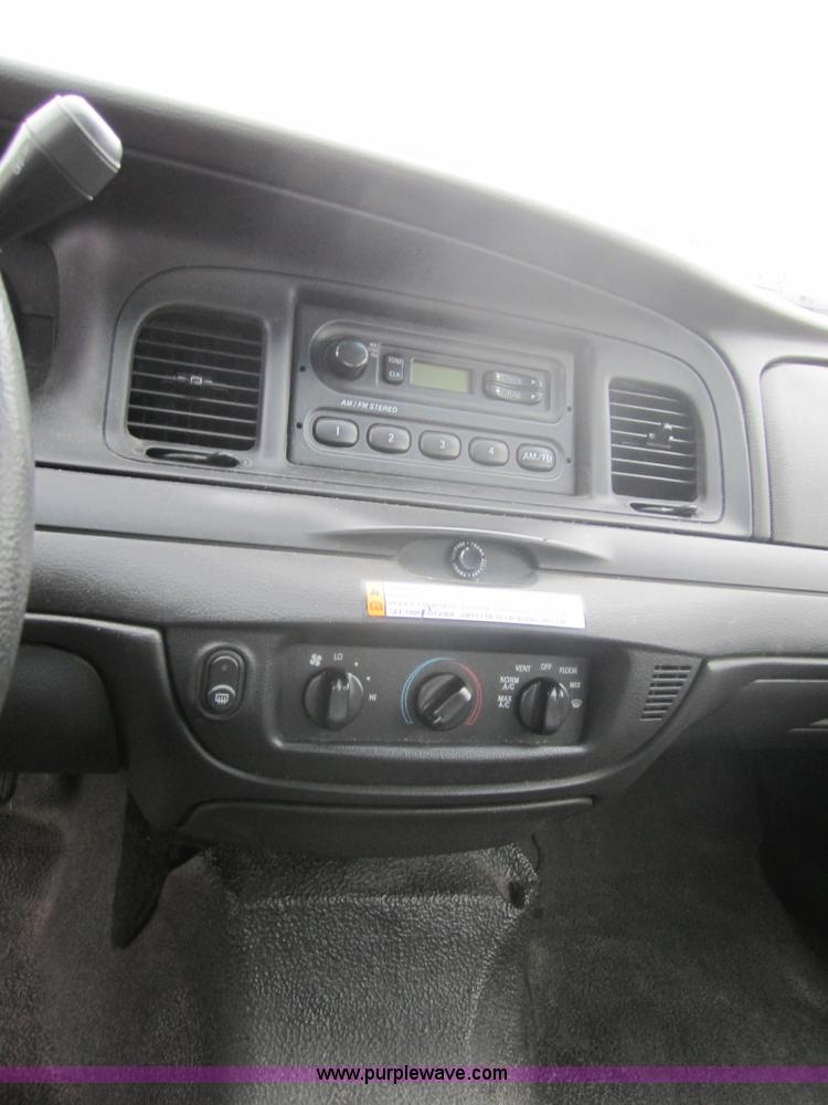 image for item 3262 2006 Ford Crown Victoria Police Interceptor