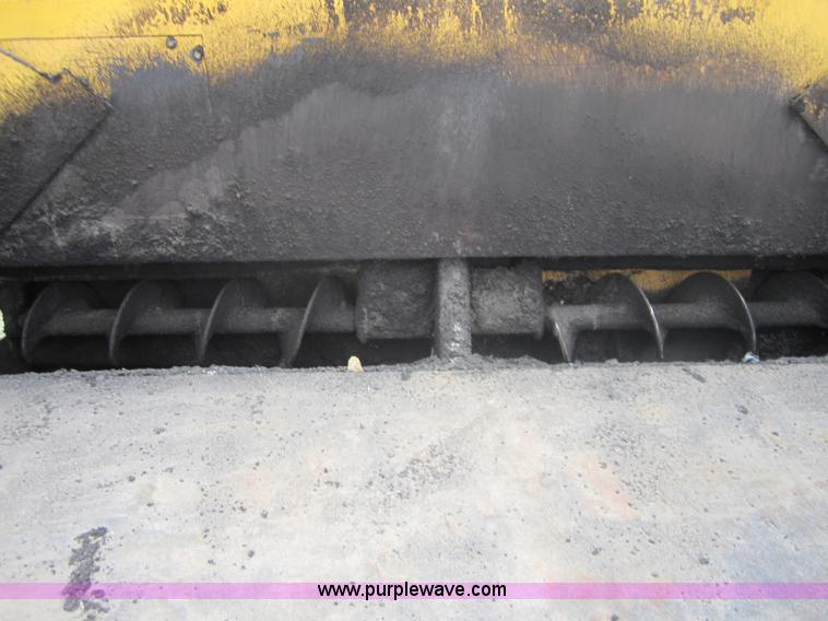 image for item 3263 2000 Gehl 1448 power box paver