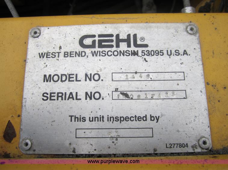 image for item 3263 2000 Gehl 1448 power box paver