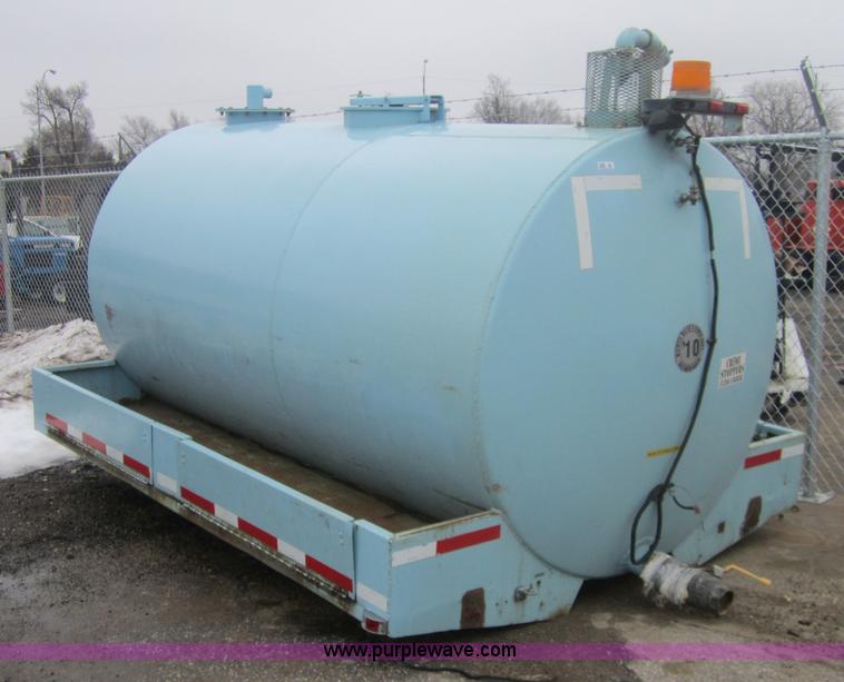 image for item 3264 1,800 gallon stainless steel tank