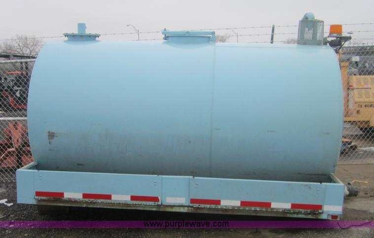 image for item 3264 1,800 gallon stainless steel tank