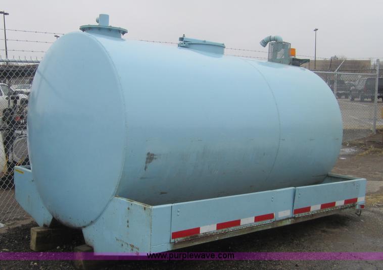 image for item 3264 1,800 gallon stainless steel tank