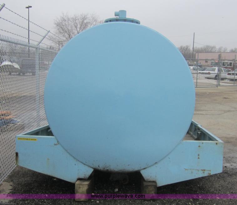 image for item 3264 1,800 gallon stainless steel tank