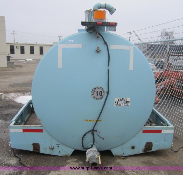 image for item 3264 1,800 gallon stainless steel tank