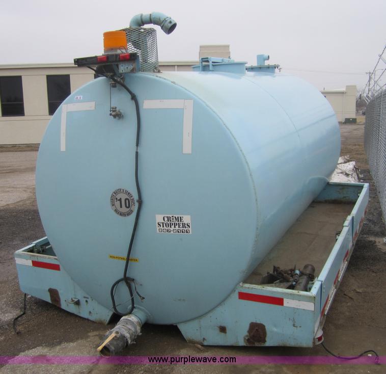 image for item 3264 1,800 gallon stainless steel tank