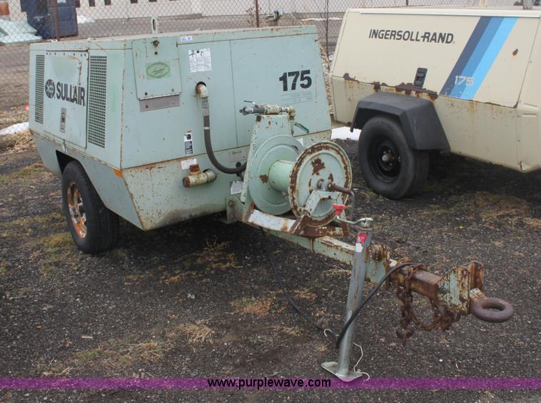image for item 3267 1995 Sullair 175 portable air compressor