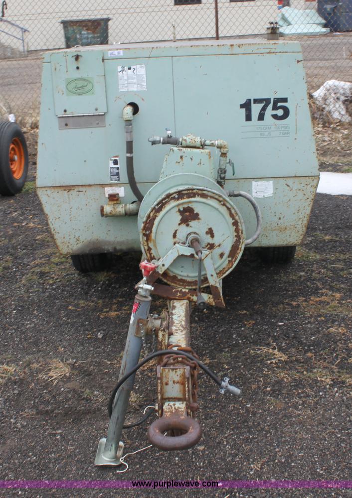 image for item 3267 1995 Sullair 175 portable air compressor