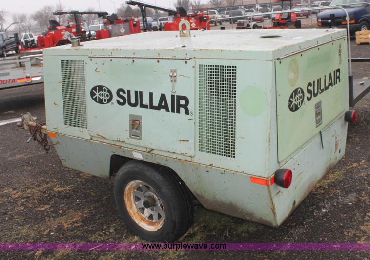 image for item 3267 1995 Sullair 175 portable air compressor